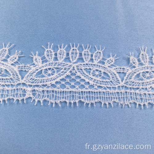 Garniture de mariée épaisse en dentelle blanche de Yard